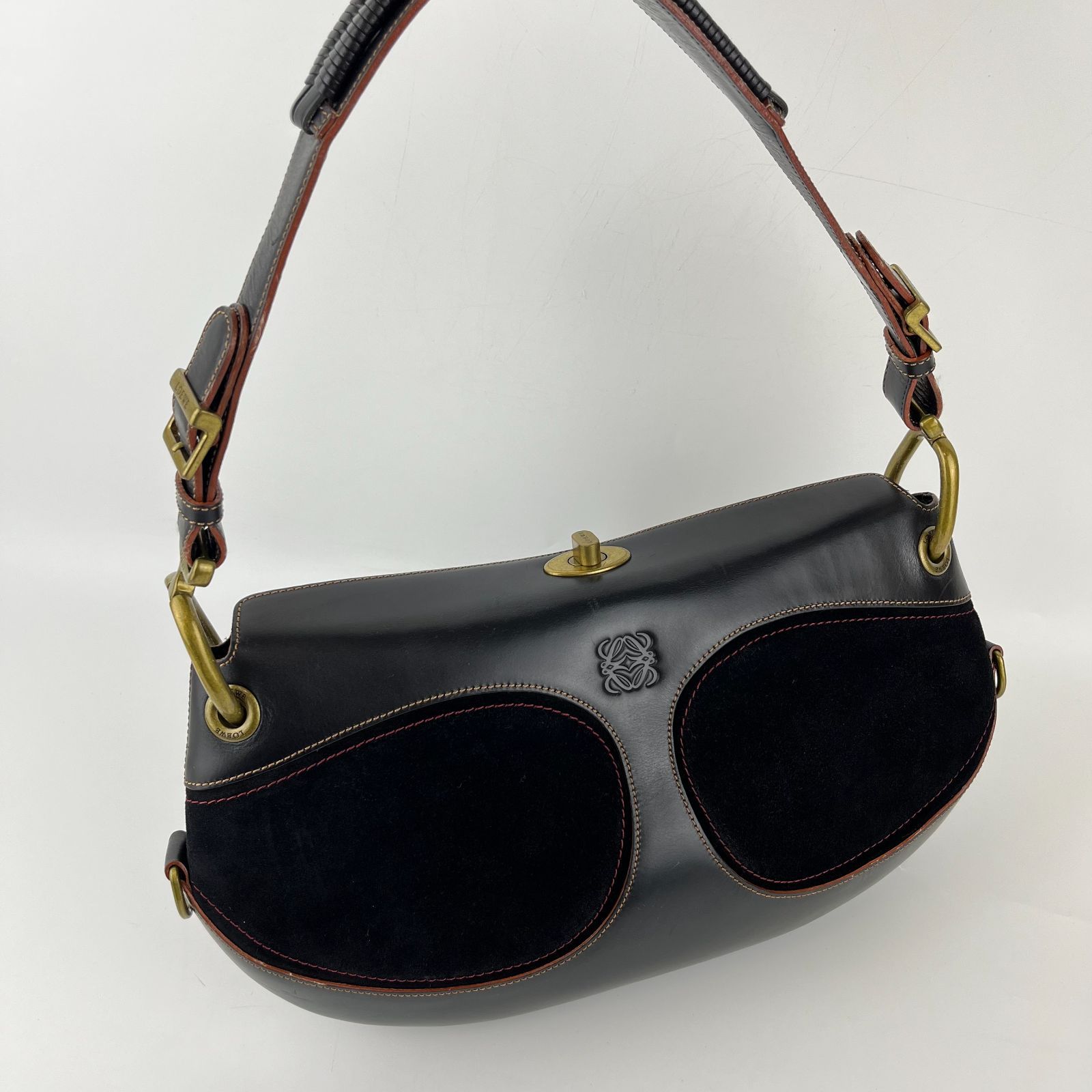 LOEWE ロエベ アナグラム ショルダーバッグ 肩掛け ブラック