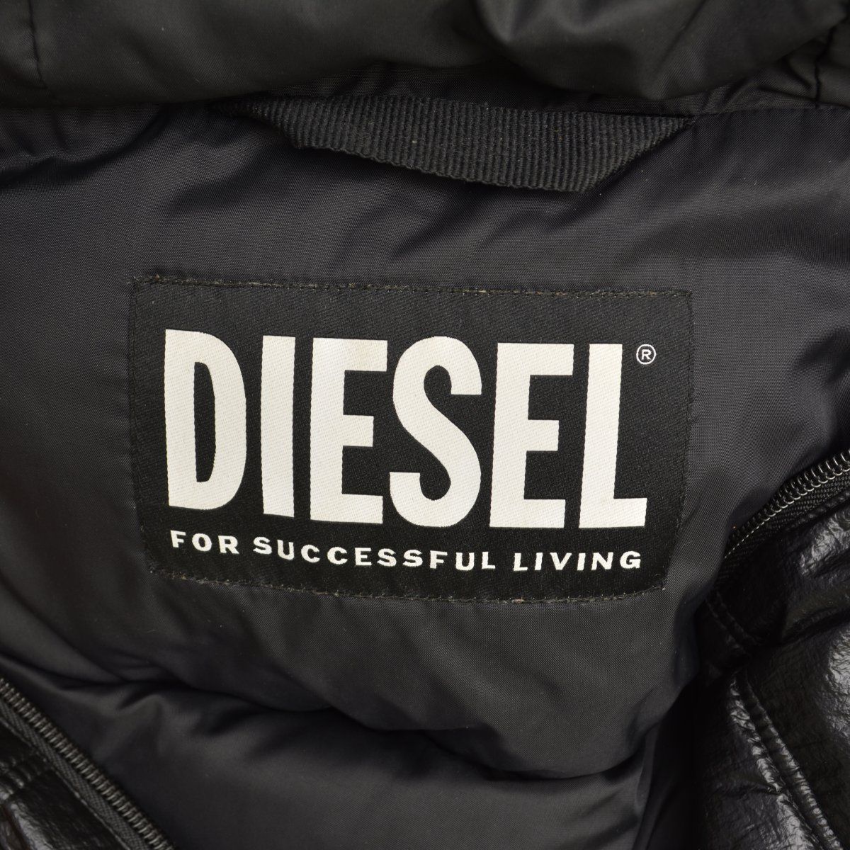 DIESEL】レイヤードpuffer vestダウンベスト - メルカリ