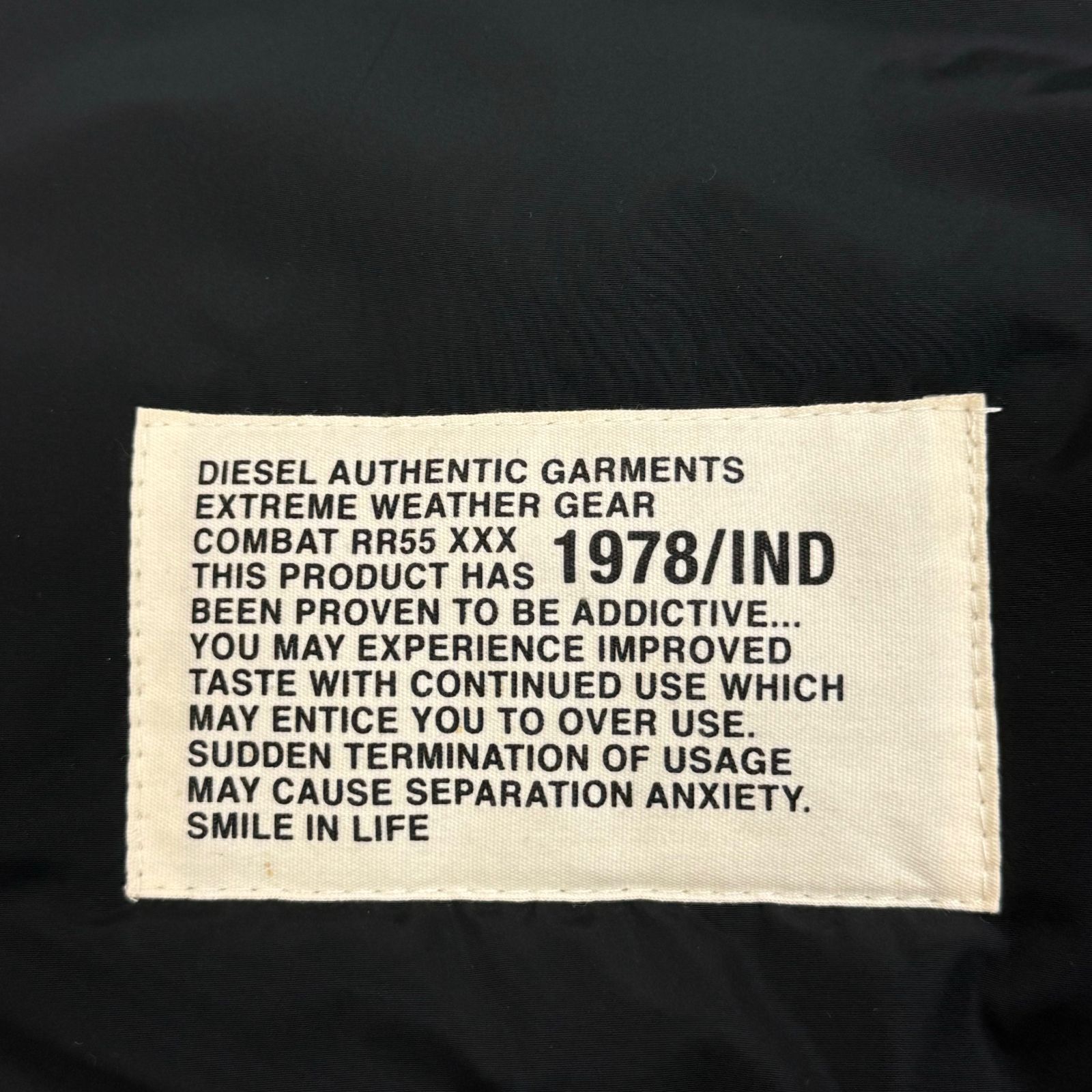 緊急値下げ‼　DIESEL Dグラフィック J-TAMIE MA-1 ジャケット 緊急値下げ‼ DIESEL Dグラフィック J-TAMIE MA-1 ジャケット