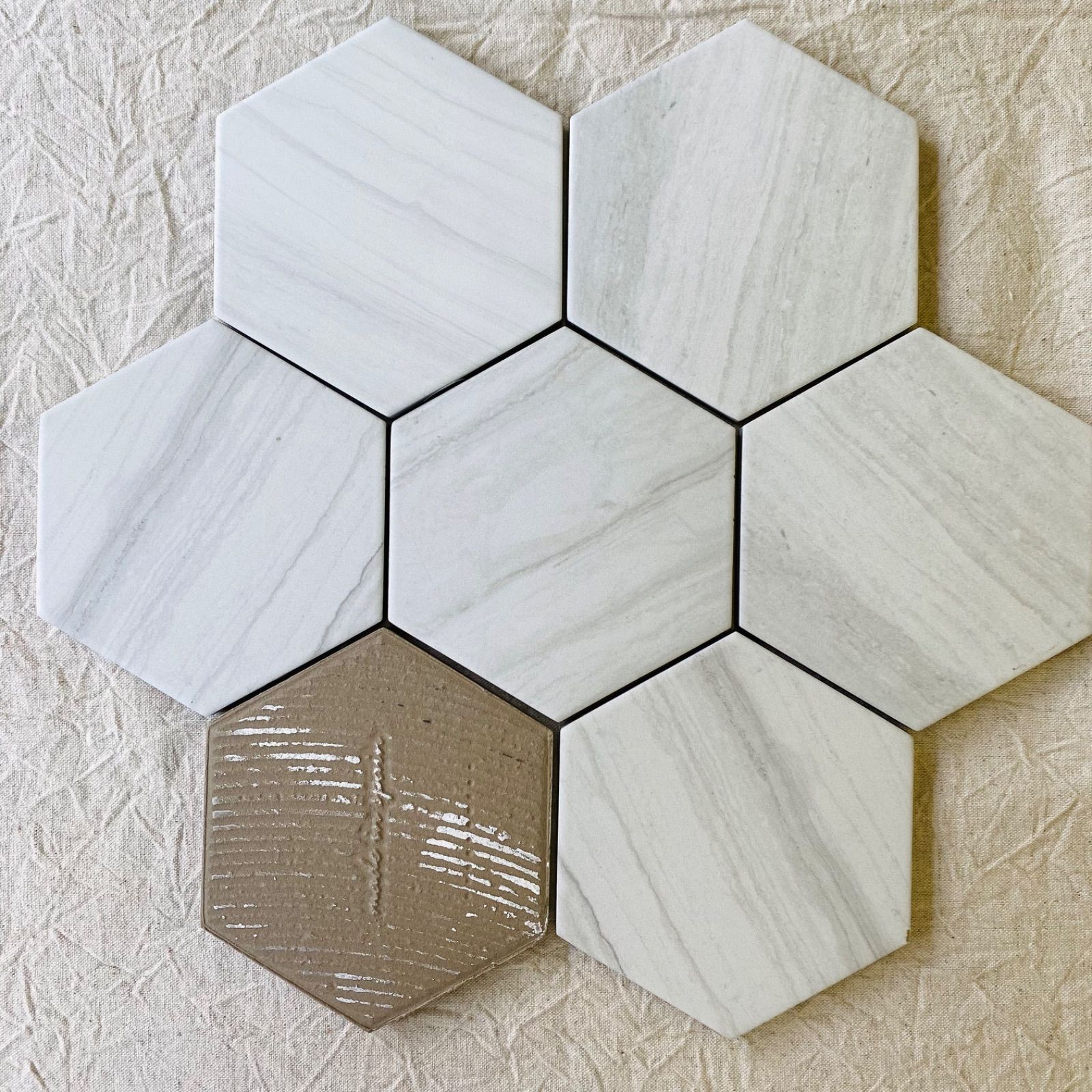 名古屋モザイク ビストロイタリアMRR-Z1260 16枚 ヘキサゴンタイル