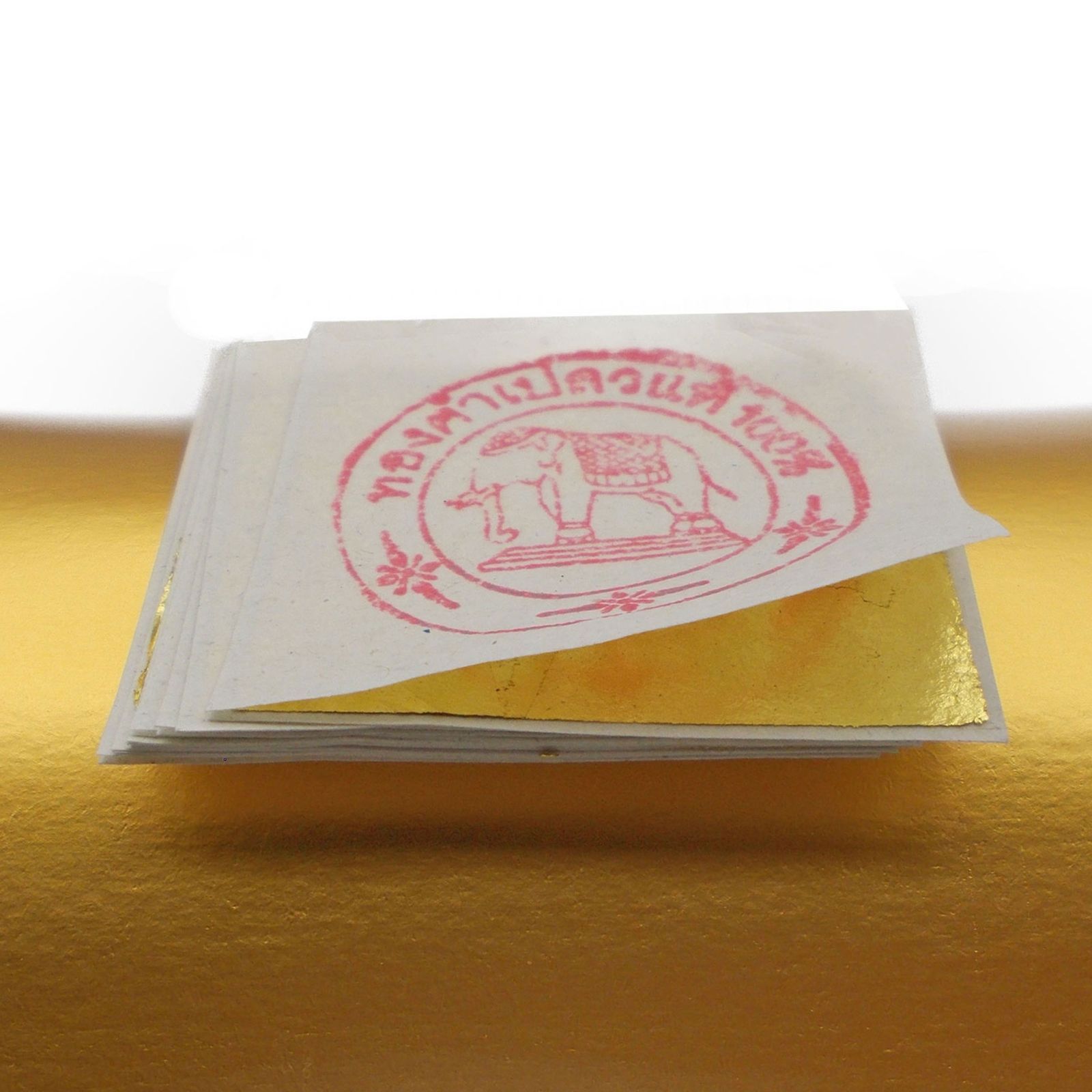 純金箔(24K) 4cm x 4cm タイ産 Gold Leaf 100枚セット Amazon | 純金箔 24K タイ産 Gold リーフ 金箔 シート 10枚