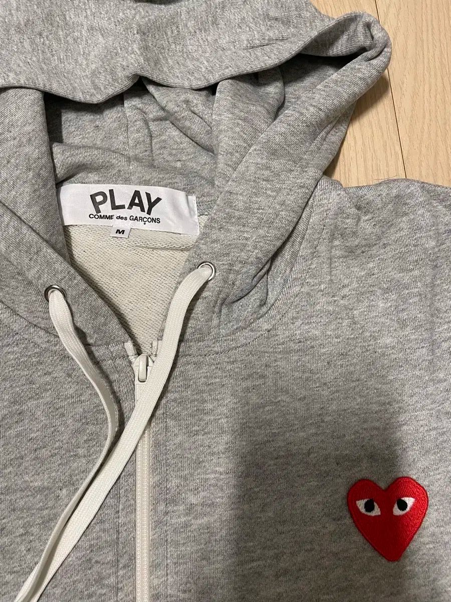 ほぼ 新品 COMME des GARCONS(コム・デ・ギャルソン) レッド