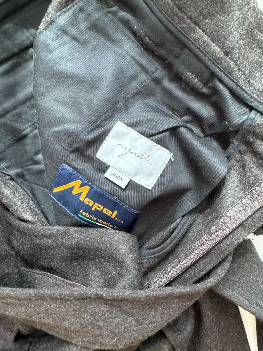 ユース ベルト付き ツータック ウールパンツ Moon サイズ