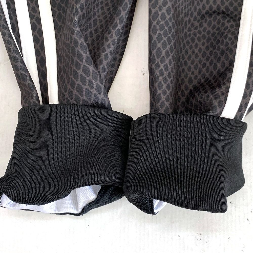 adidas アディダス