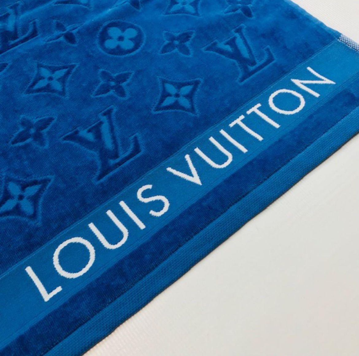LOUIS VUITTON バスタオル 青 LOUIS VUITTON バスタオル 青 新品同様