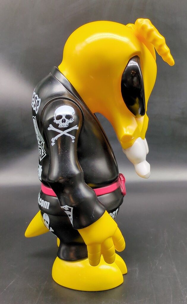 SECRET BASE BIGSKULLBEE(30cm/黄素体/黒胴着/目黒) - メルカリ