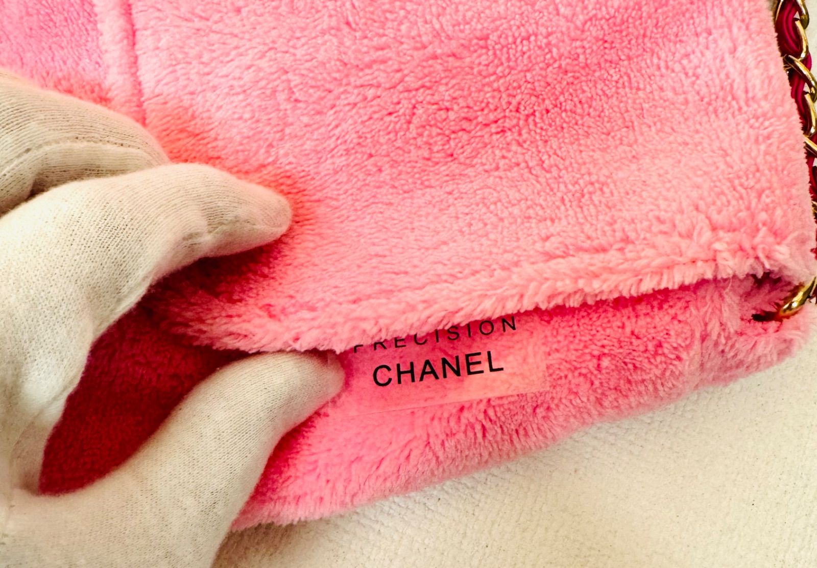美品 CHANEL シャネル 【ノベルティ ピンク ボア チェーン 美品 CHANEL シャネル 【ノベルティ ピンク ボア チェーン