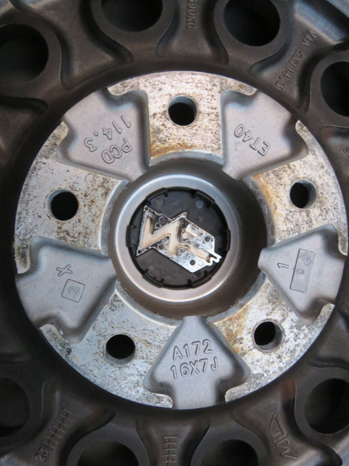 SFC2193 NITRO POWER SPAS12 H12 SHOTGUN 16インチ 16×7J 40 5穴 PCD114.3 ホイールタイヤ 215 70R16 プラド ハイラックス RAV4 デリカ エクストレイル アウトランダー TRITUETUBI_COM