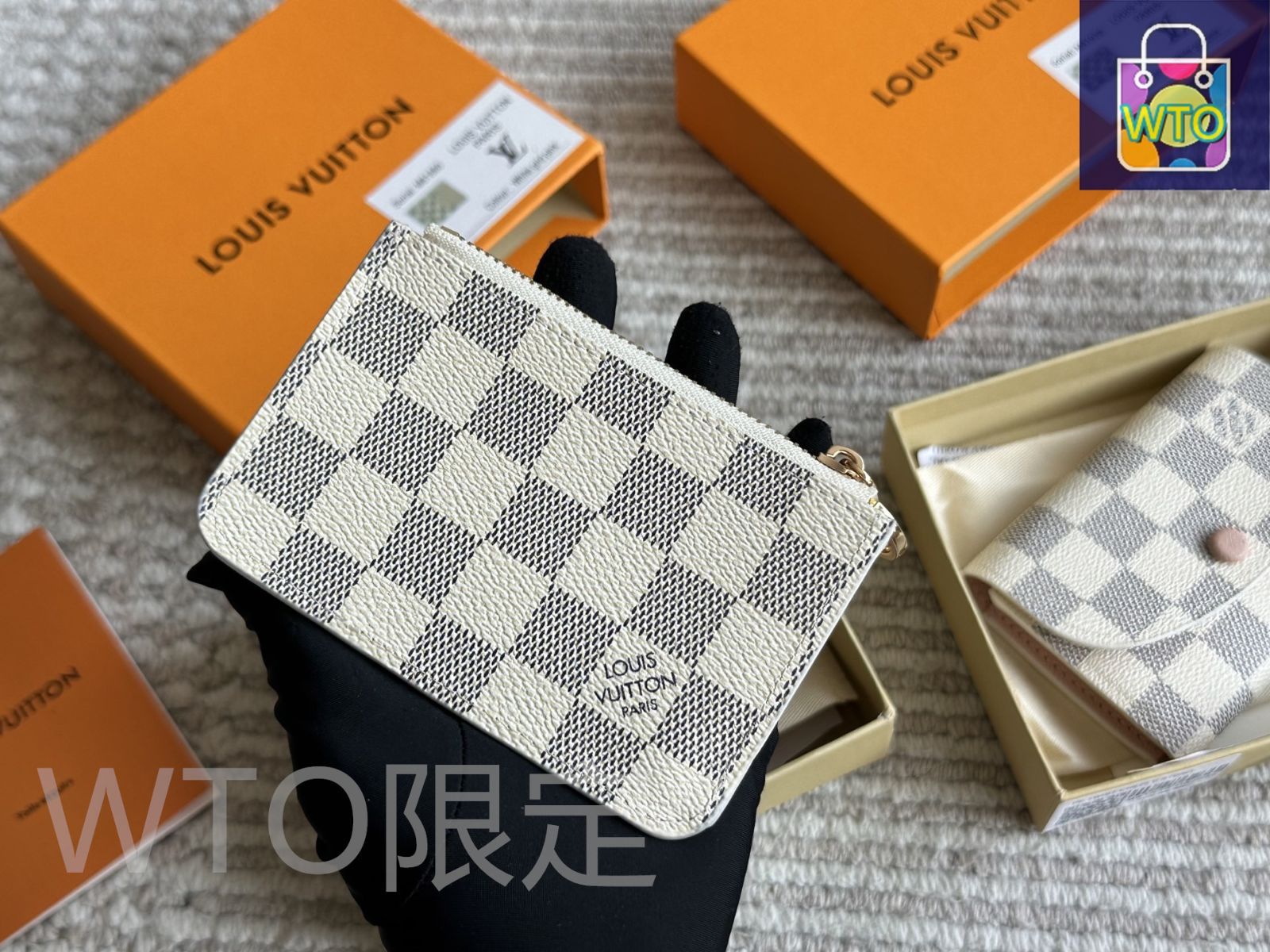 Louis Vuitton 名刺入れ ベージュとピンクのチェック柄 今日特価】LV ルイ・ヴィトン カードケース 白いチェック柄と