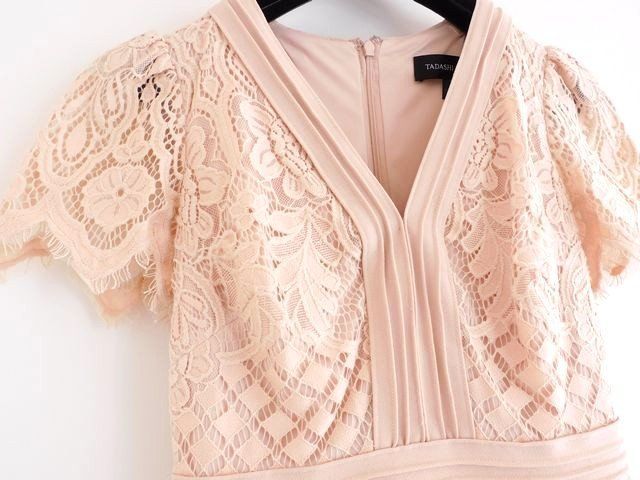 【美品】タダシショージ レースワンピース タイト ドレス ベージュ 2 M相当 TADASHI SHOJI タダシショージ □ サイズ2 ワンピース ドレス