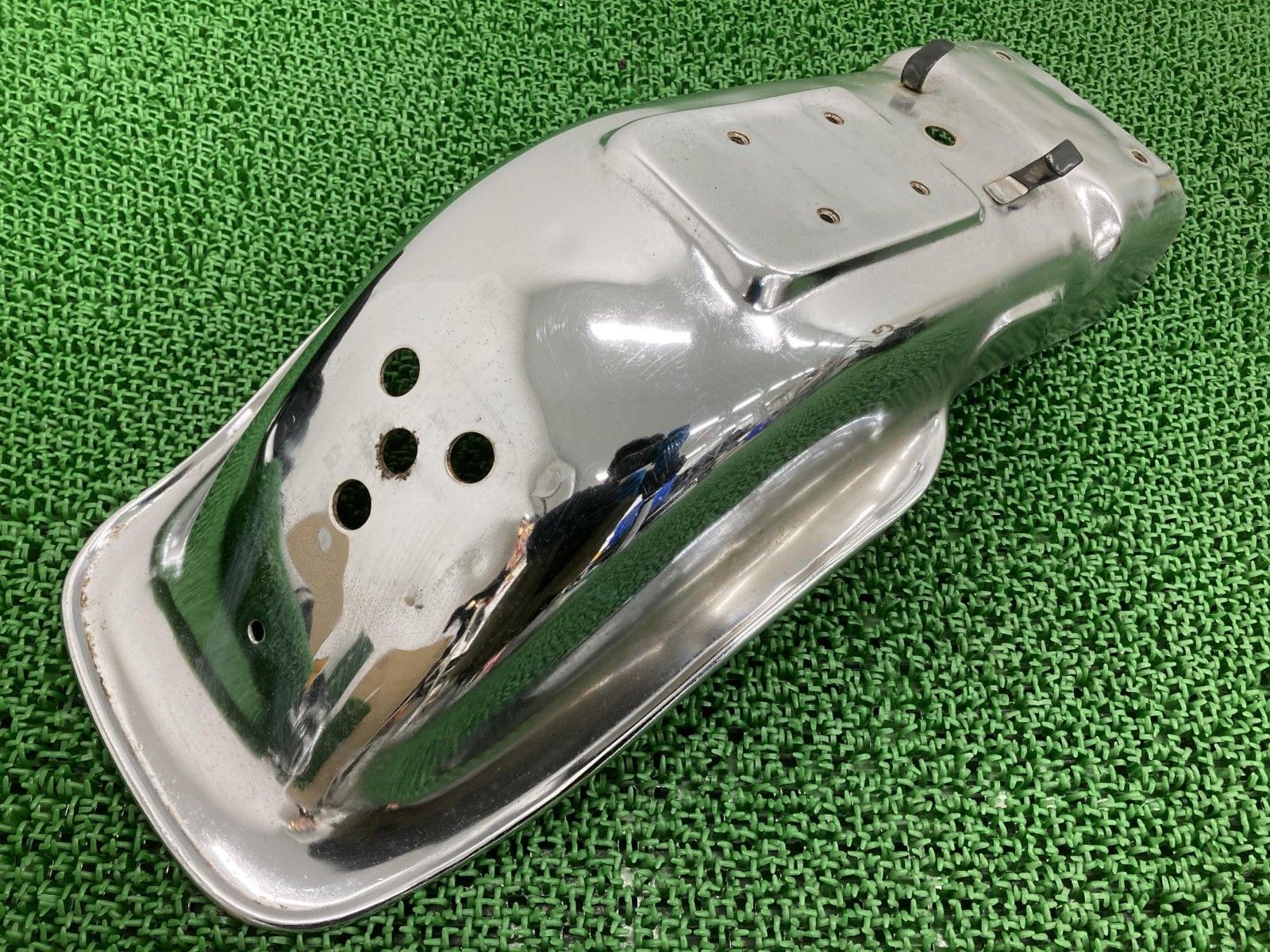 750RS リアフェンダー Z2F-02*** カワサキ 純正 バイク 部品 1973年式外し Z2F-02 Z2 ゼッツー 伝説の名車 昭和レトロ 【中古】 76 750RS リアフェンダー Z2F-02*** カワサキ 純正 バイク 部品 1973年式