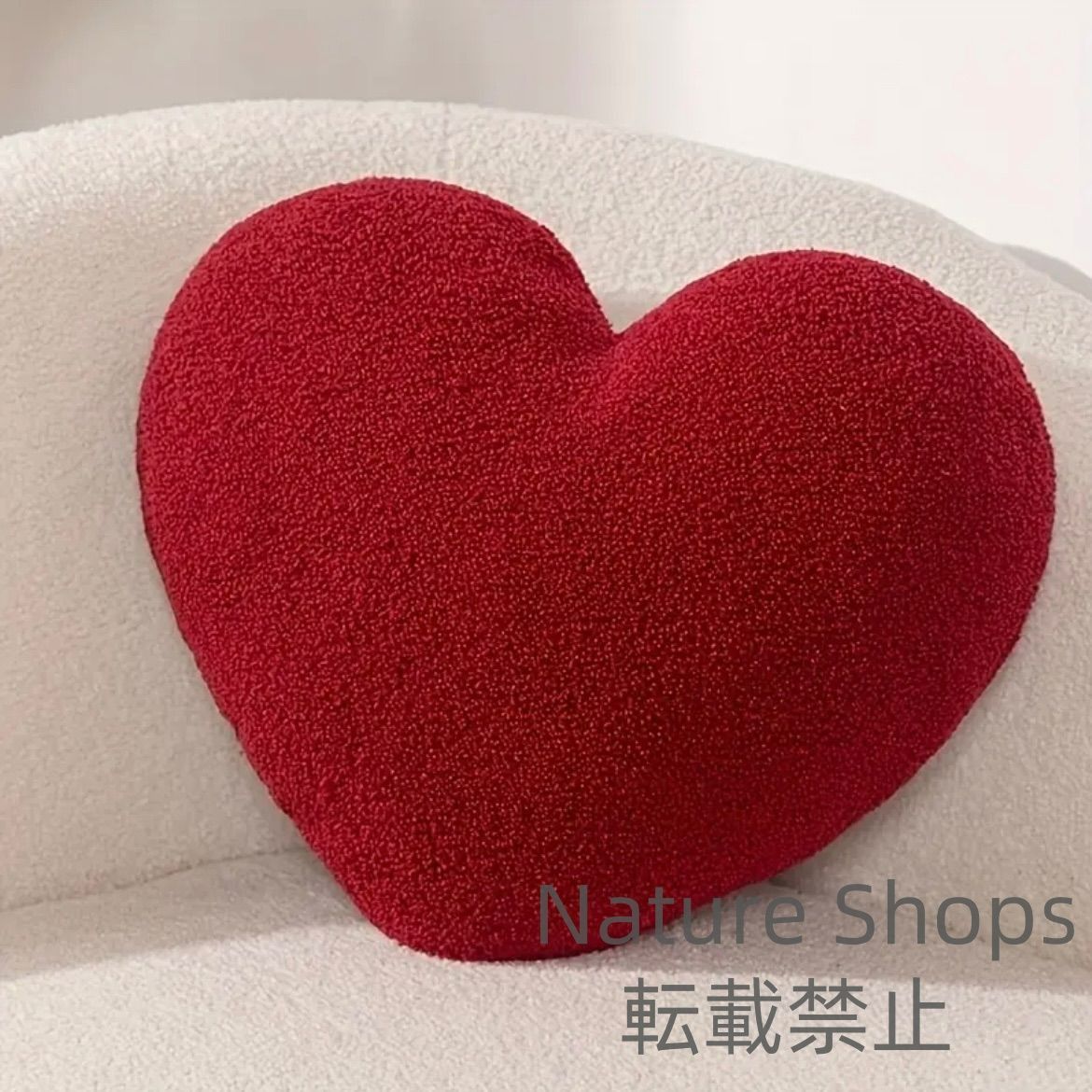 ハート型枕 ふわふわ素材用 ラブデザインクッション ソフトタッチ 昼寝リラックスグッズ ベッドソファ装飾向け 甘め かわいい 空間演出 バレンタインギフト適応 抱き枕用途兼用 インテリア 雑貨アイテム シンプルデザインhycp54
