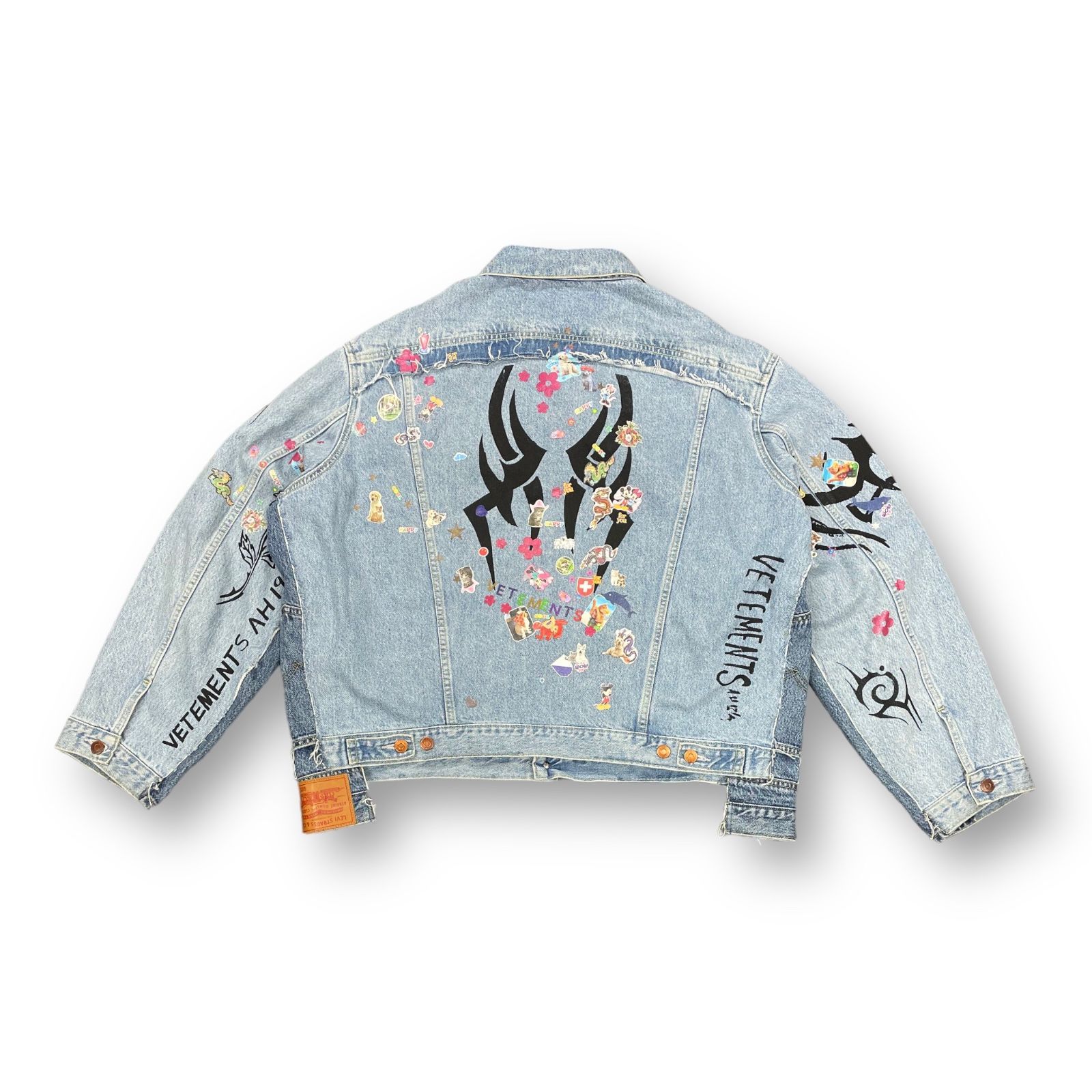 VETEMENTS sticker oversized denim jacket - www.sorbillomenu.com