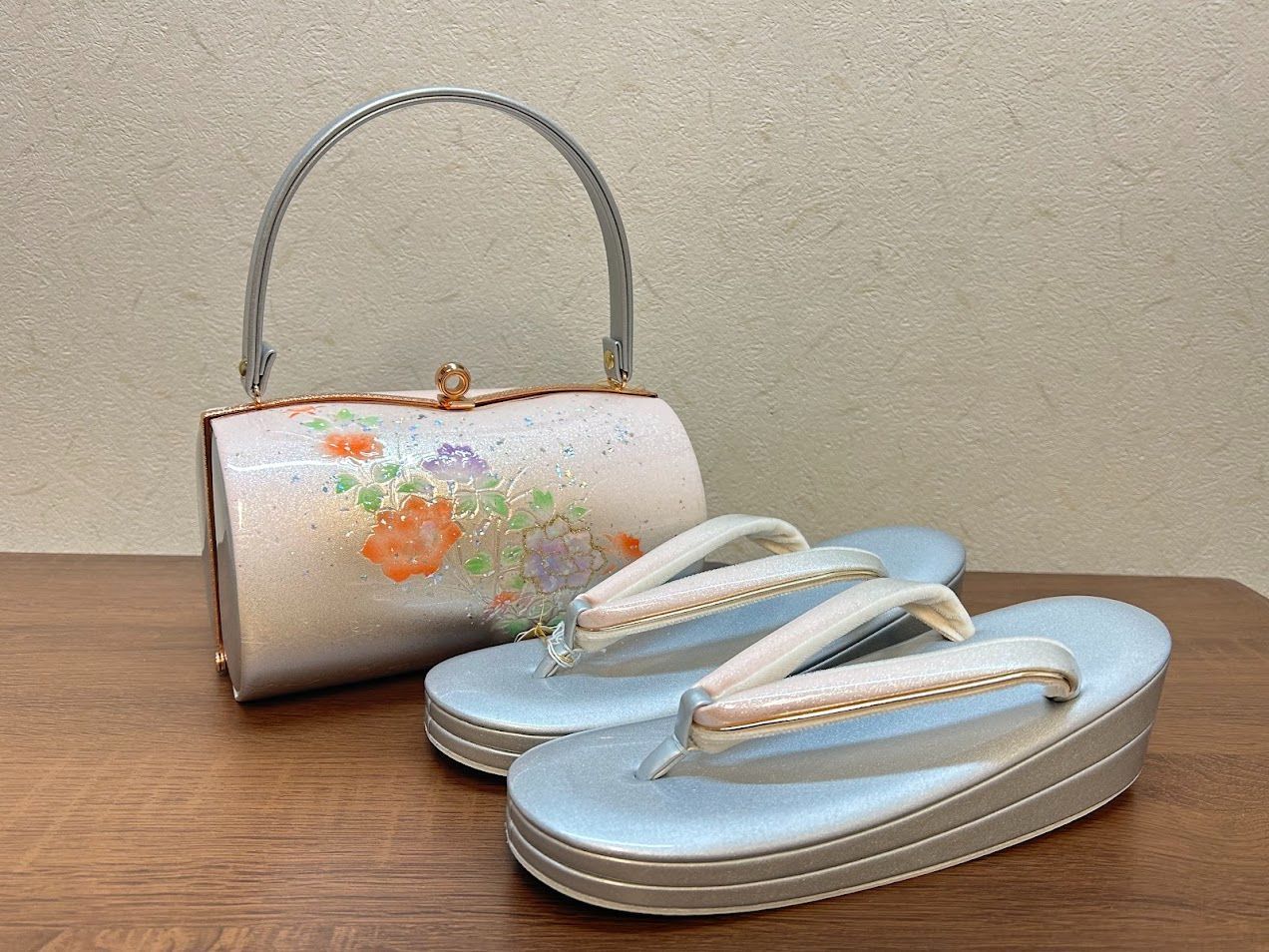 ☆2029✨留袖などに✨現品限り 草履、バック 箱入りフリーサイズ 解き 新品