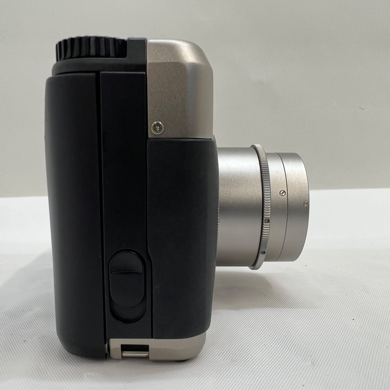 【美品】コンタックス CONTAX Tvs Carl Zweiss Amazon.com : Contax TVS II 35 mm Camera with Carl Zeis Vario