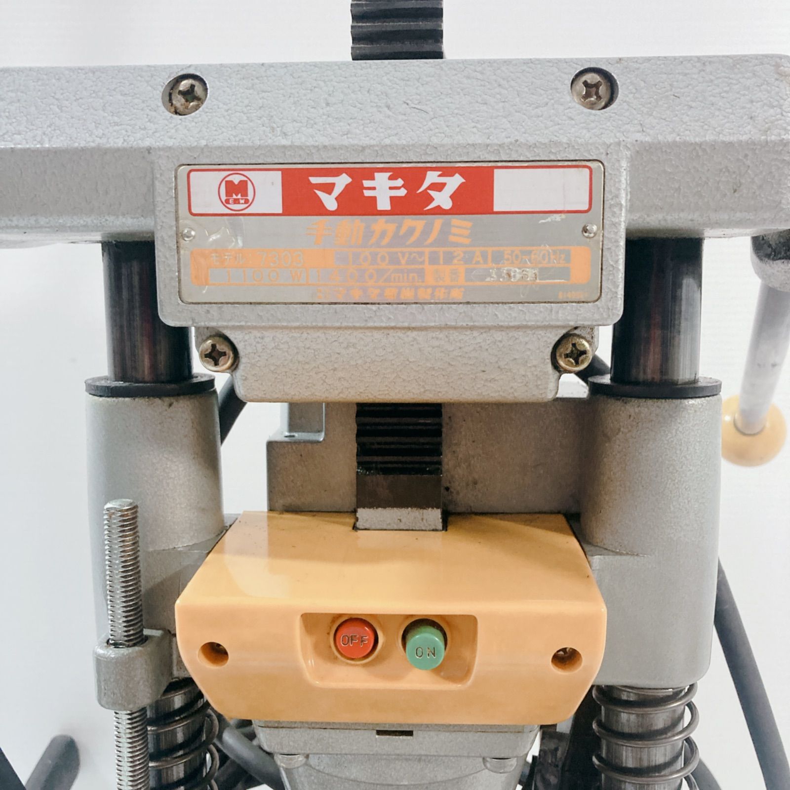 7303 手動角ノミ