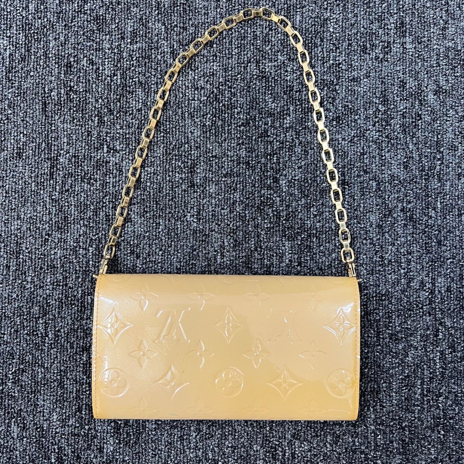 LOUIS VUITTON ルイヴィトン ヴェルニ チェーンウォレット