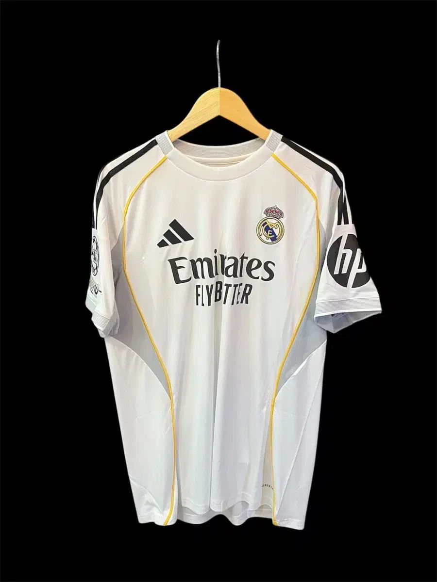 【オーセンティック】レアルマドリード　長袖ユニフォーム　#10 モドリッチ レアルマドリード 長袖 ユニフォーム モドリッチ 記念 M - メルカリ