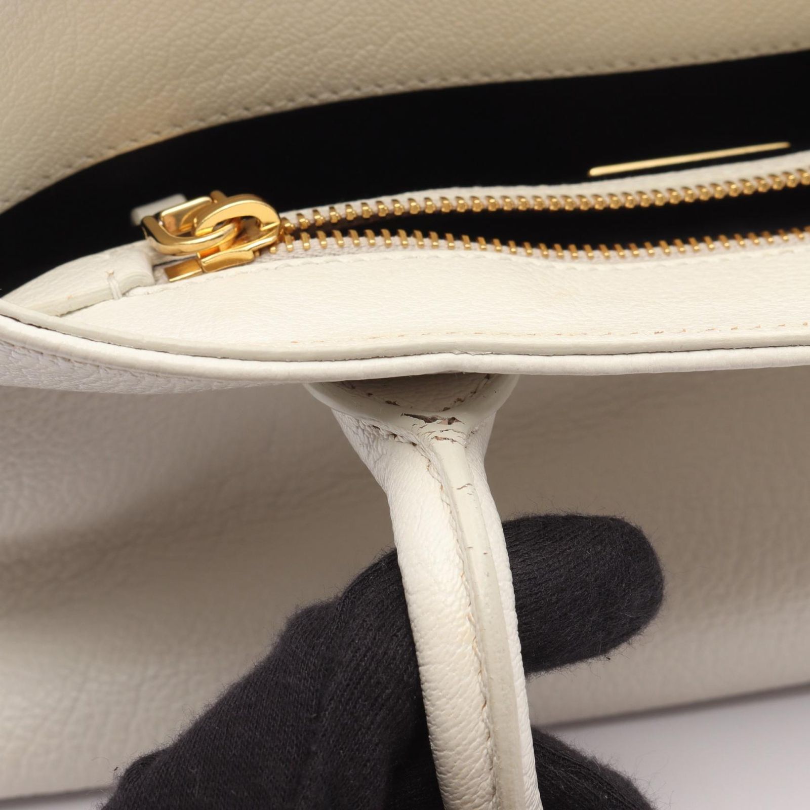 ミュウミュウ マドラストートバッグ  オフホワイト ミュウ ミュウ Miu Miu ハンドバッグ MADRAS マドラス オフ