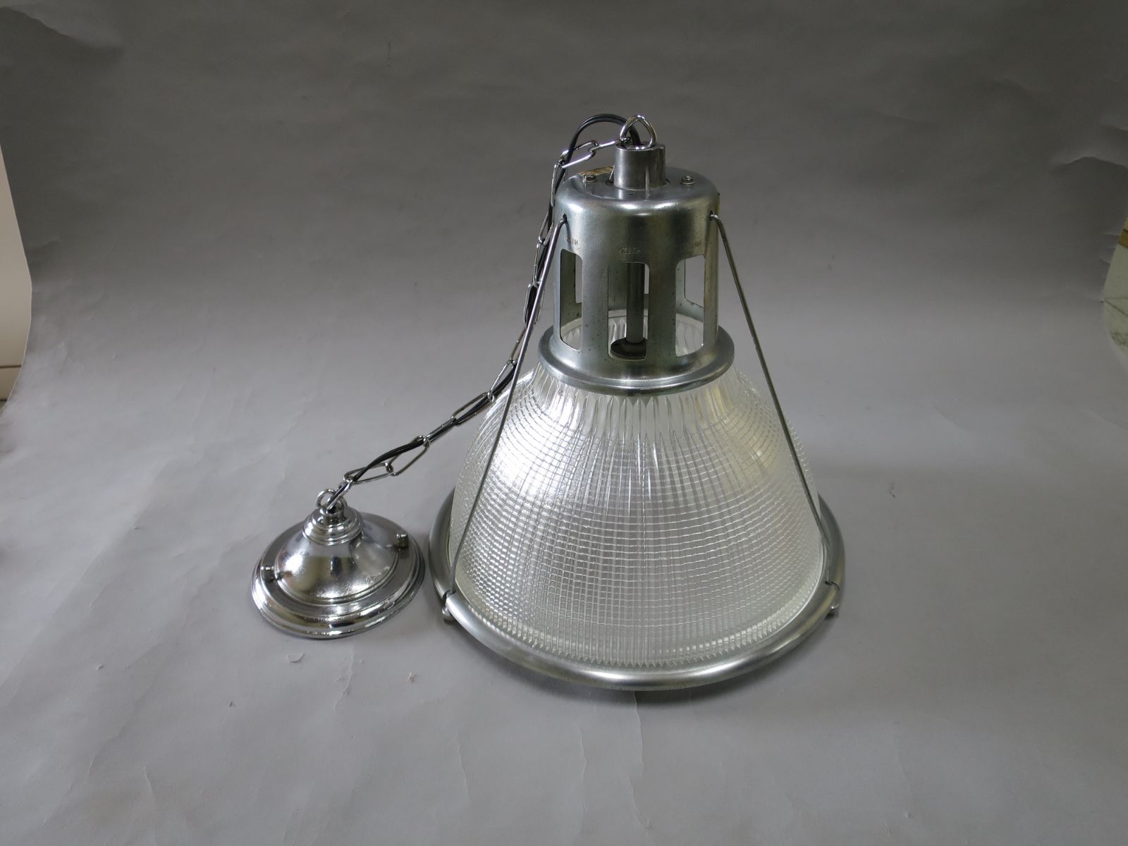 Holophane LOBAY 682 ホロフェーン Vintage Holophane Lobay #682 #vintageindustriallighting #holophane