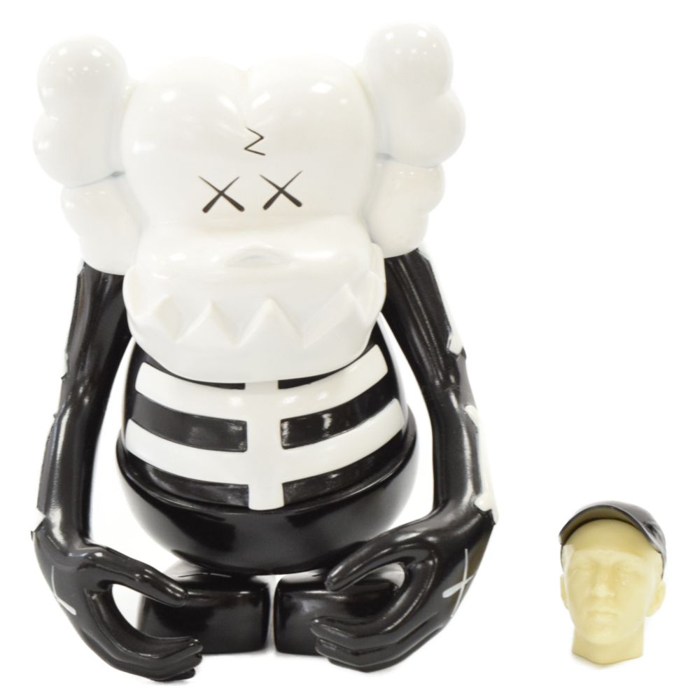 MEDICOM TOY (メディコムトイ) ×KAWS×BOUNTY HUNTER ORIGINALFAKE SKULL KUN カウズ  バウンティーハンター オリジナルフェイク スカル君 フィギュア ブラック/ホワイト