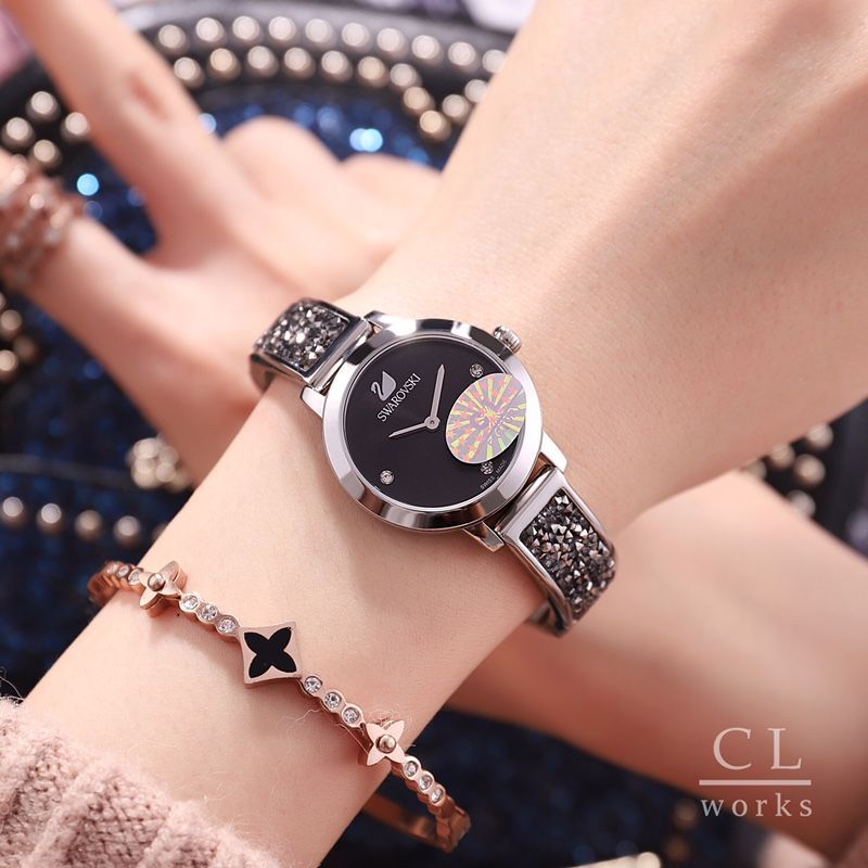 今日 施?洛世奇 Swarovski 新しいモデルの腕時計