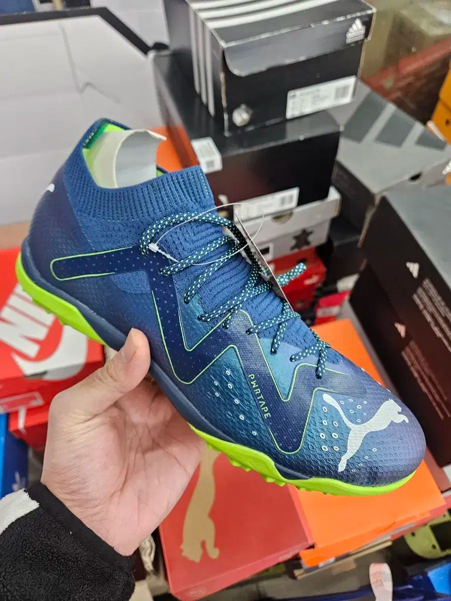 【雷市場（ポンジャン）商品韓国直送】 PUMA(プーマ) フューチャー ウルトラ・アルティメット ケージ 260 サイズ サッカーシューズ 新品 出品