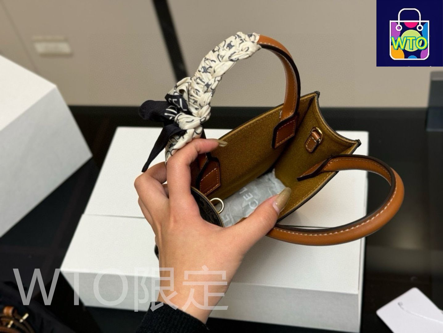 Celine] ミニトートバッグ - 専用ボックス付き | セリーヌ