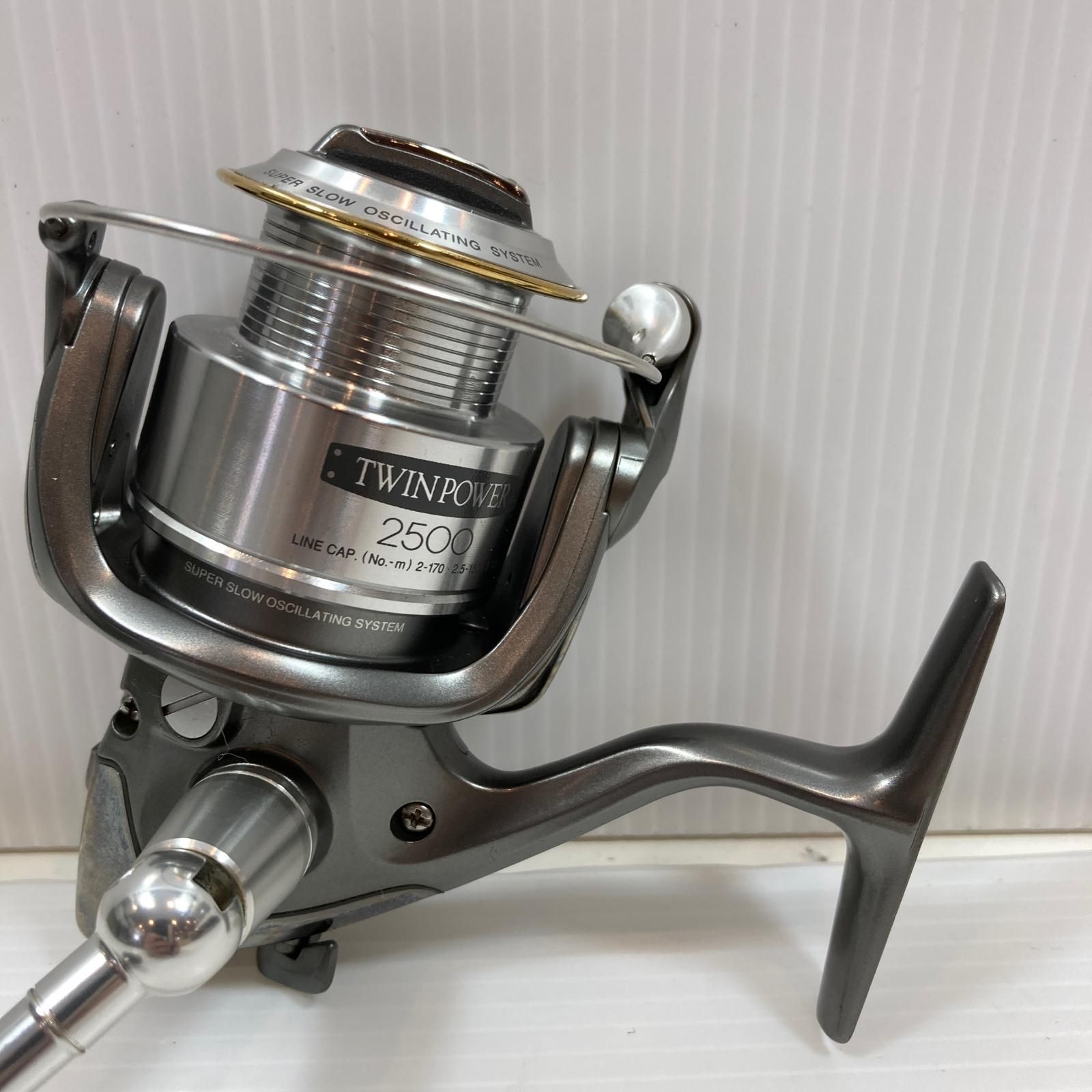 ττSHIMANO シマノ スピニングリール 02ツインパワー2500 SC83E