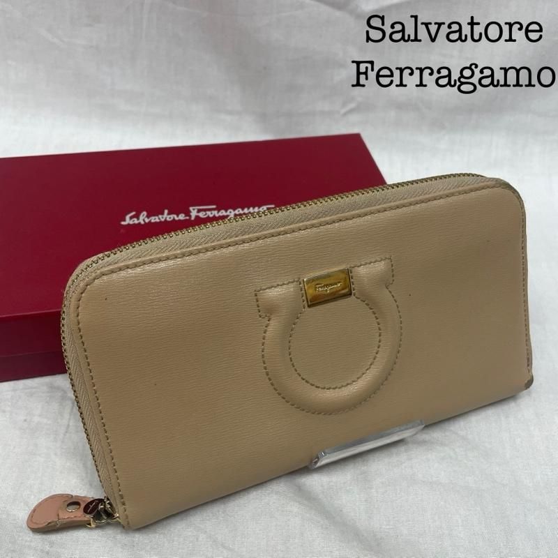サルヴァトーレ フェラガモ 長財布 ガンチーニ レザー サフィアーノ ベージュ Salvatore Ferragamo サルヴァトーレ・フェラガモ ガンチーニZIP