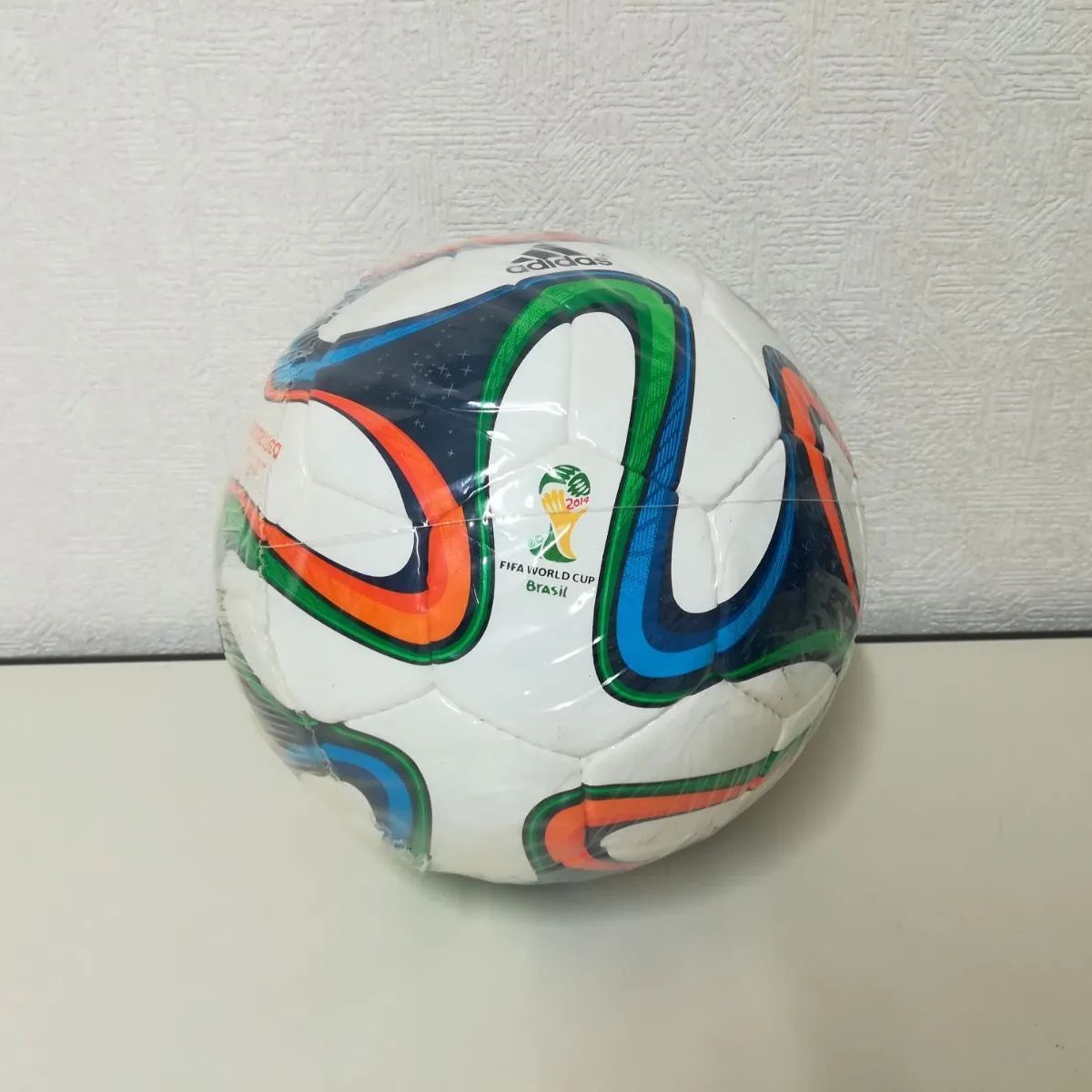 未使用・保管品】FIFA ワールドカップ ブラジル大会 公式試合球 レプリカ サッカー 2120 - メルカリ