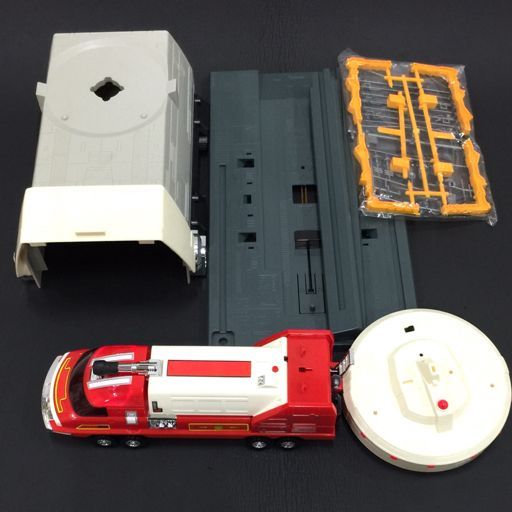 MO-00044 バンダイ 特急指令ソルブレイン DXソリッドハンガー ソリッド