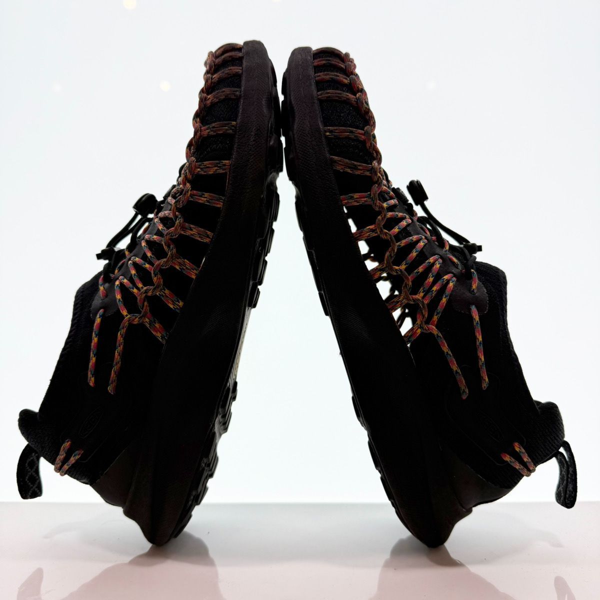 【美品】KEEN UNEEK SNK BEAMS サンダル マルチカラー 別注品 KEENとの別注サンダルが入荷してまいりました！｜ビームス 東京