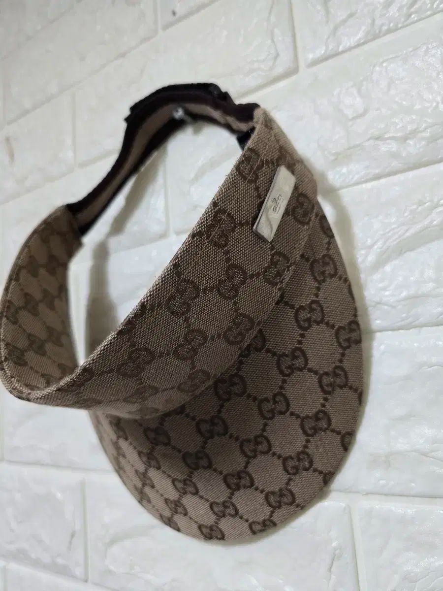 GG グッチ GUCCI サンバイザー サイケデリック バイザー GG
