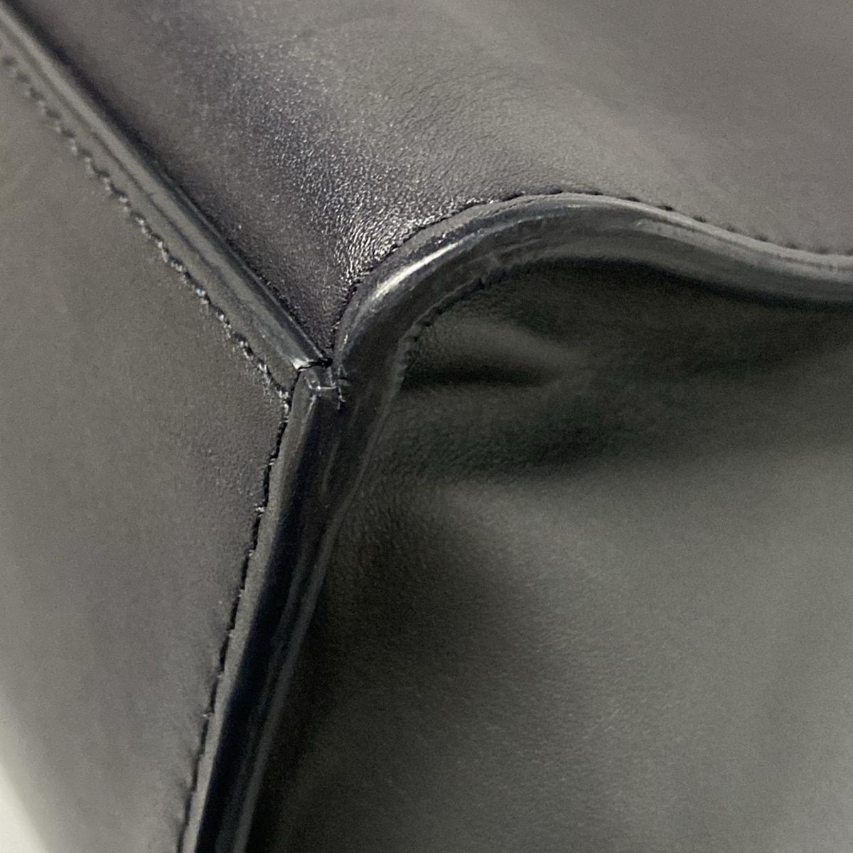 プレゼントでいただきましたが使用しませんので出品致します。新品未使用です！ CELINE(セリーヌ) ハンドバッグ トラペーズミディアム グレーベージュ