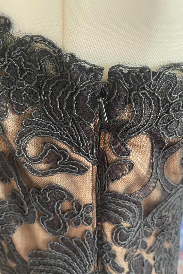 新品◇TADASHI SHOJI タダシショージ 上品ブラックお花刺繍の総レース 