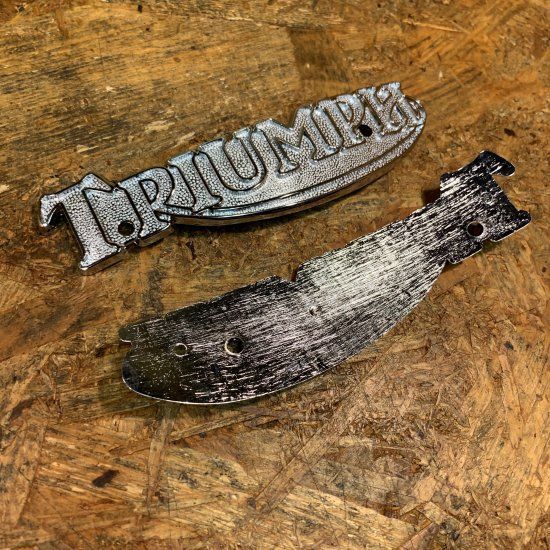 トライアンフT140 タンクエンブレム Triumph ボンネビル