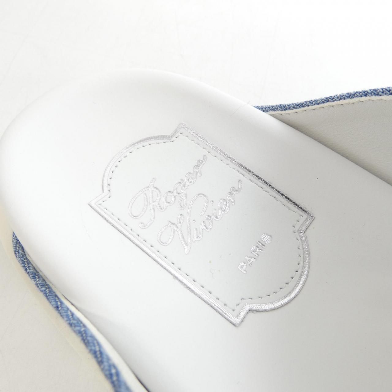 【気分が上がる】Roger Vivier Viv Runジュエルメッシュサンダル Viv Run Roger Vivier(ロジェ・ヴィヴィエ) サンダル・ミュール