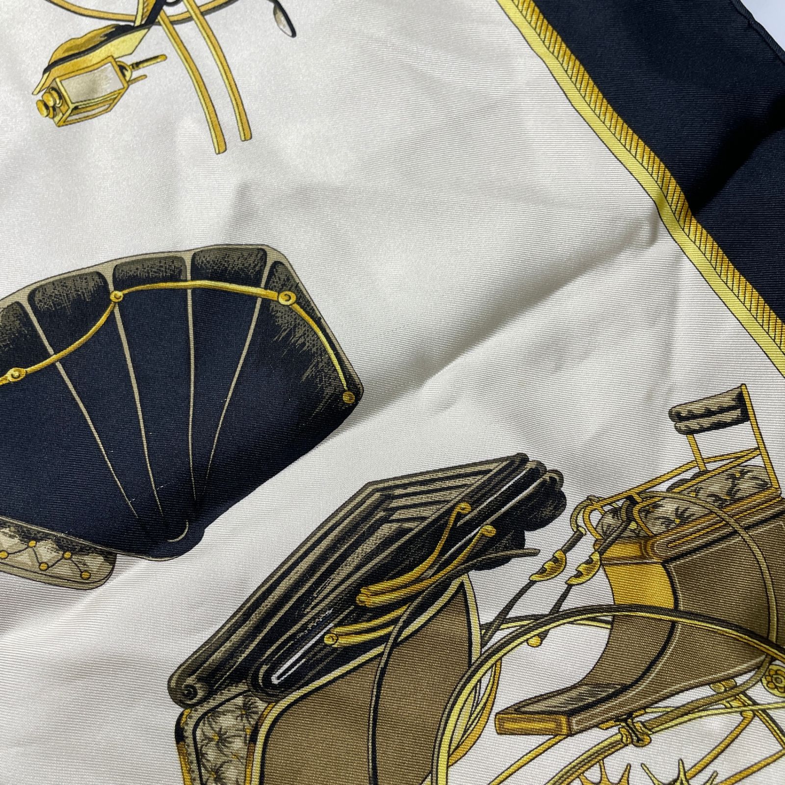 2505-145｜エルメス カレ 90 スカーフ シルク ブラック マルチカラー 2505-145｜エルメス カレ 90 スカーフ シルク ブラック マルチ