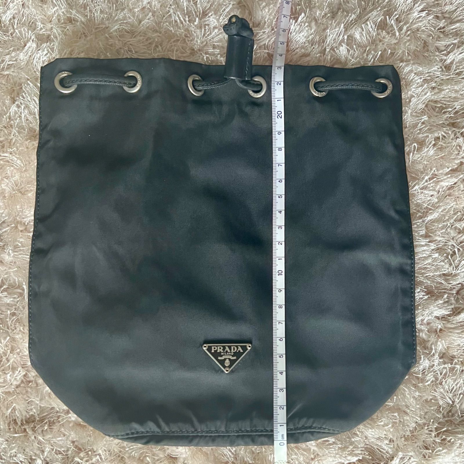 PRADA プラダ 巾着ポーチ ブラック 三角プレート テステートナイロン PRADA プラダ 巾着ポーチ テスートナイロン 三角プレート ブラック
