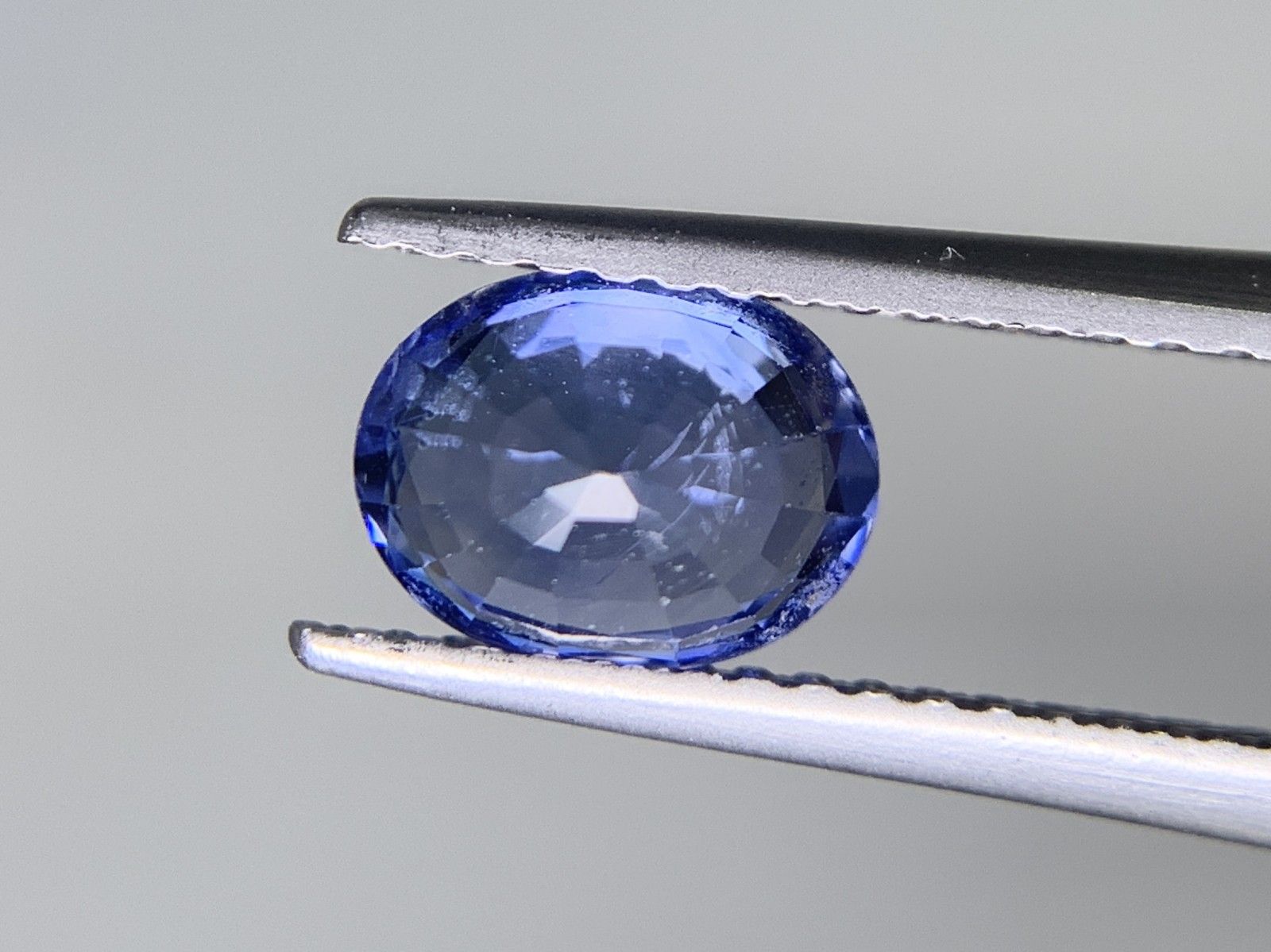 1.434ct 縦7.4㎜×横5.8㎜×高さ3.6㎜