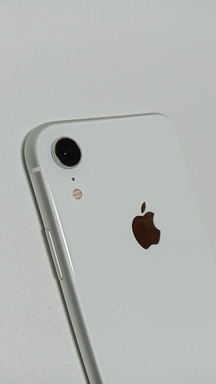 動作確認済！ iPhoneXR A2106 64GB ドコモ回線 本体 ホワイト