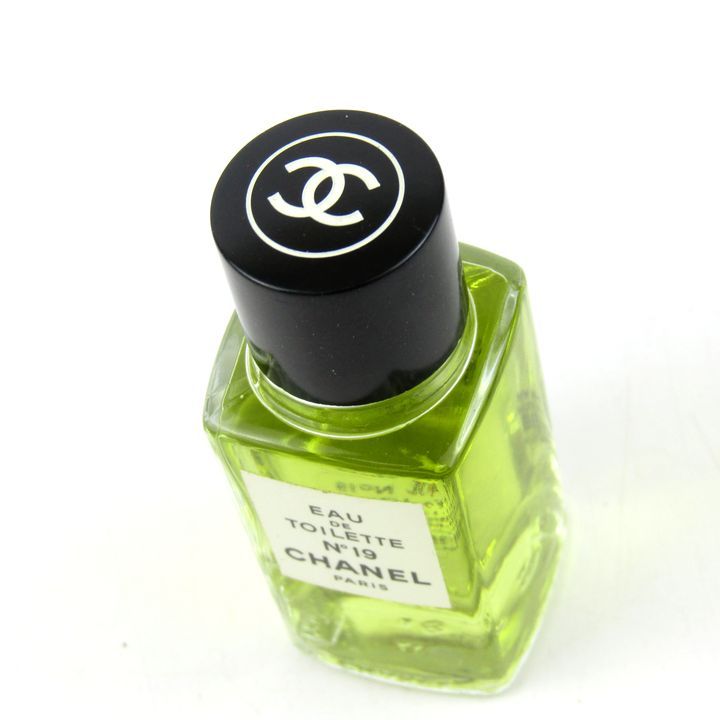 箱無し　ほぼ未使用　香水　CHANEL 
シャネル ガブリエル 50ml シャネル No19 オードトワレ EDT ほぼ未使用 香水 フレグランス