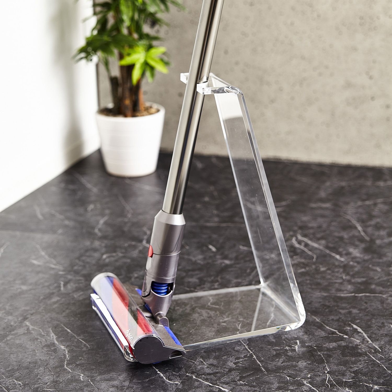 アクリリック クリーナーラック 掃除機ラック モダン シンプル カジュアル 掃除機スタンド クリア