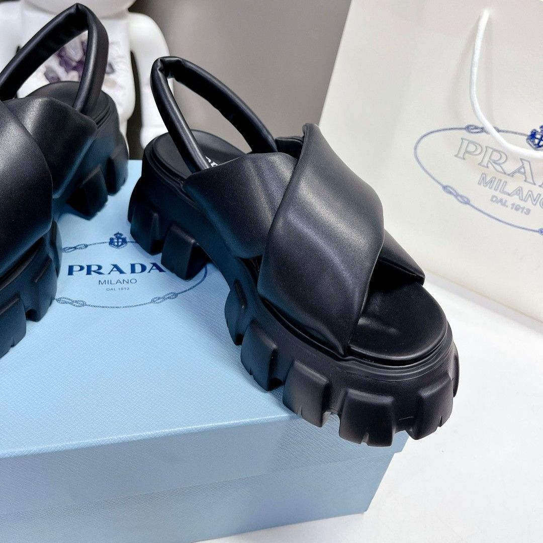 PRADA プラダ