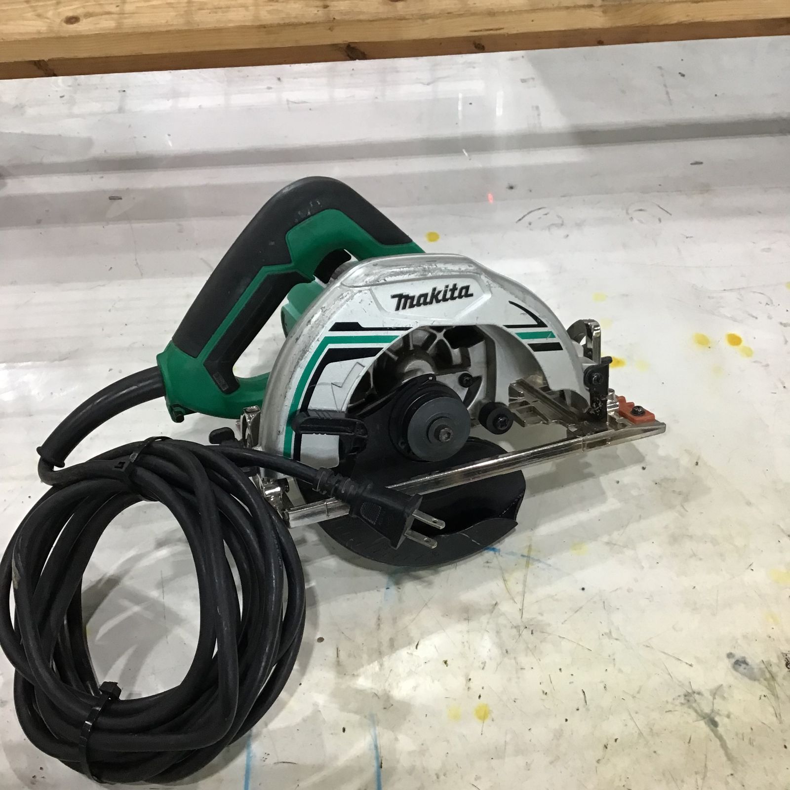 マキタ(makita) 165mmマルノコ M565【川口店】 - メルカリ