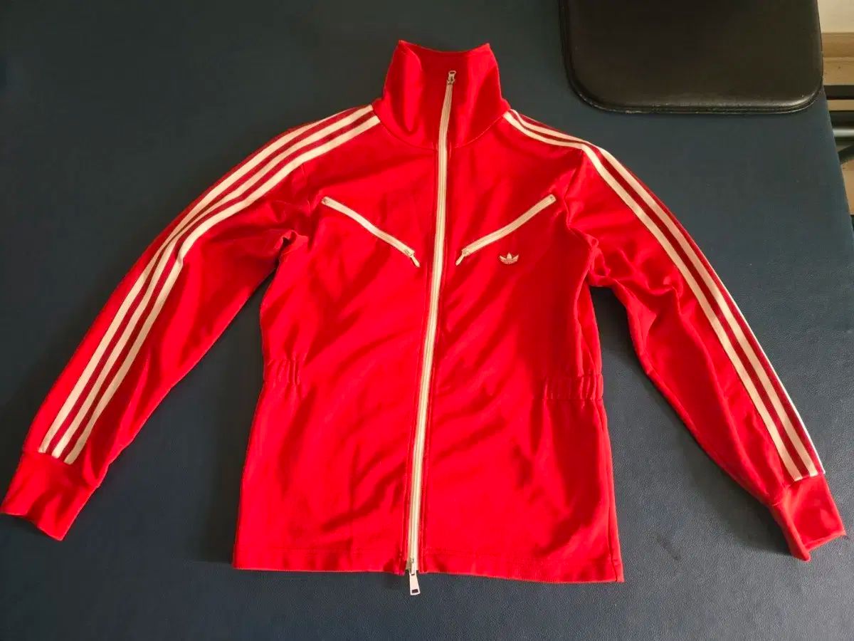 adidas アディダス サンレモ ジャージ 赤 m