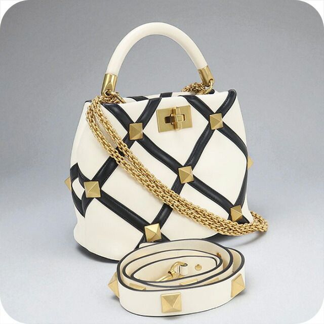 Valentino Garavani ナッパローマンスタッズ ハンドバッグ