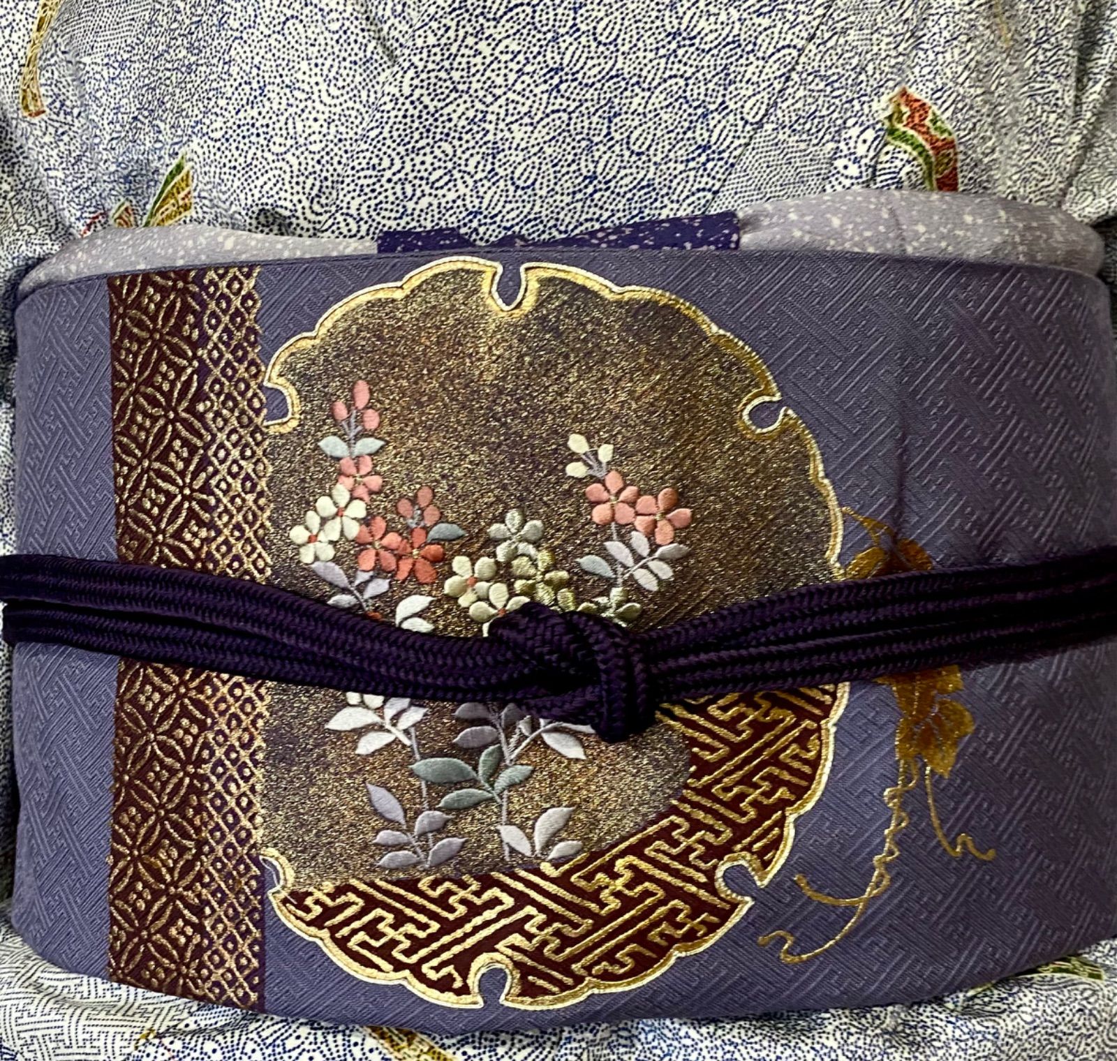 〈薄紫に雪輪の袋帯〉刺繍　SALE 織り出し　古典柄　金彩