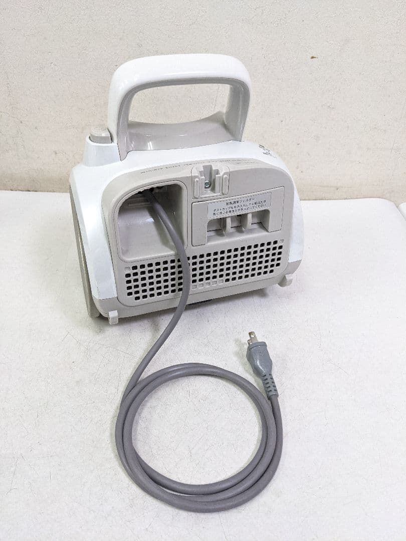東芝 VC-SG514-W サイクロン式掃除機 2015年製 ヘッド無し - メルカリ